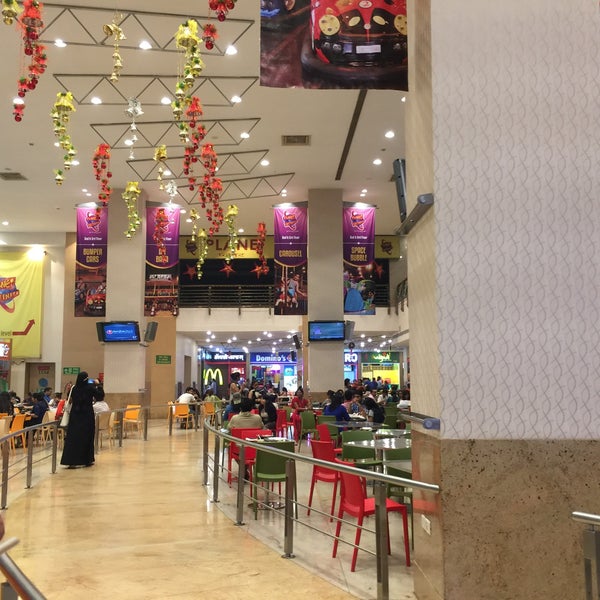 รูปภาพถ่ายที่ Infiniti Mall โดย Arj S. เมื่อ 1/1/2017