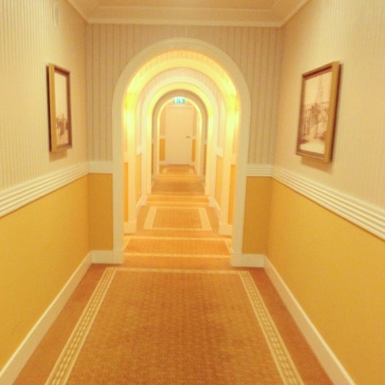 Das Foto wurde bei Radisson Blu Palace Hotel von 😎 Mariann F. am 11/10/2012 aufgenommen
