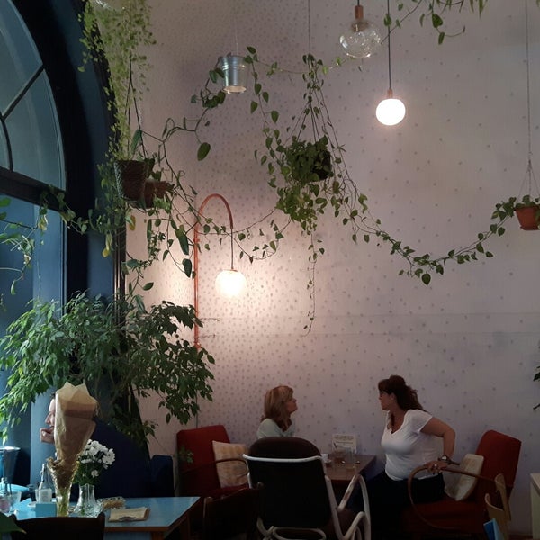 5/9/2018 tarihinde Petr K.ziyaretçi tarafından Parlor Café'de çekilen fotoğraf