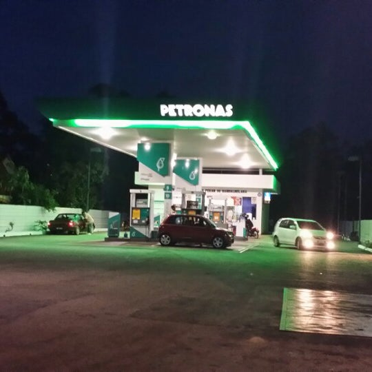 Petronas Sungai Rambai Gas Station