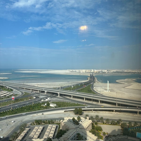 Foto tirada no(a) Fraser Suites Seef Bahrain por Afnan A. em 12/29/2023