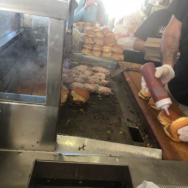 Foto scattata a White Manna Hamburgers da Afnan A. il 11/8/2018