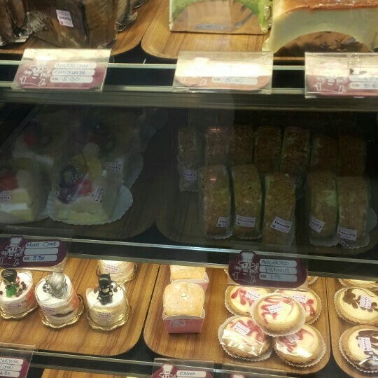 Sweetly Cake House Seputih Kuchai Entrepreneurs Park, Kuala Lumpur