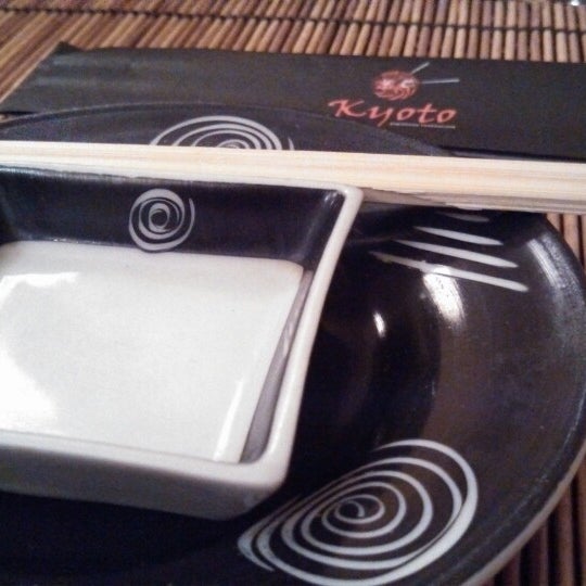 รูปภาพถ่ายที่ Kyoto Japanese Food โดย Rodolfo D. เมื่อ 4/27/2013