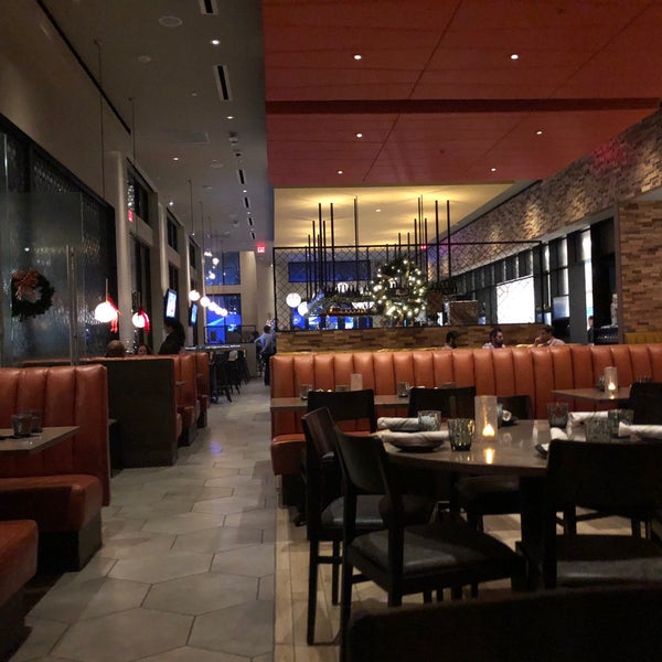 12/4/2018にBob N.がChroma Modern Bar + Kitchenで撮った写真