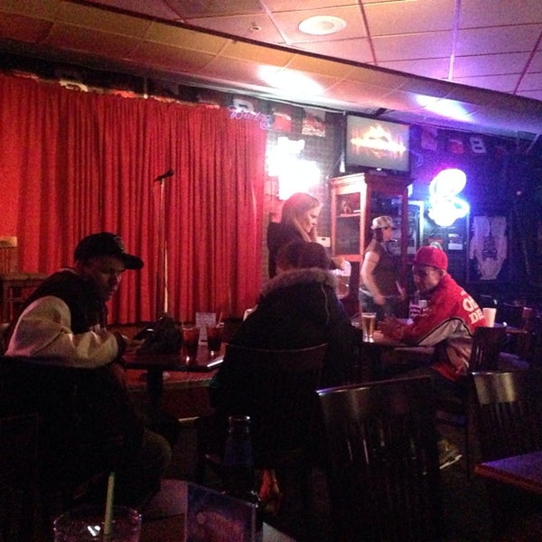 11/17/2013 tarihinde Tim D.ziyaretçi tarafından Chadwick&#39;s Pub &amp; Sports Bar'de çekilen fotoğraf
