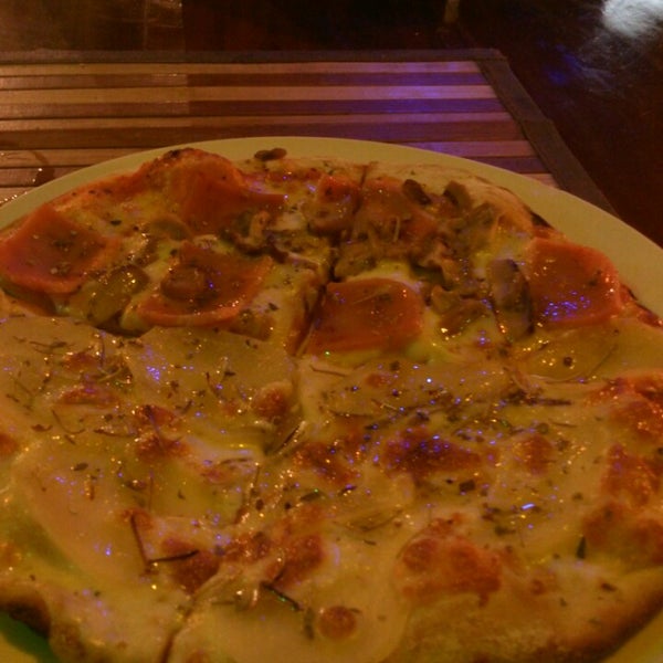 Мама пицца колтуши. Мама пицца москва. Бига пицца. Мама пицца талисман. Мама пицца москва.