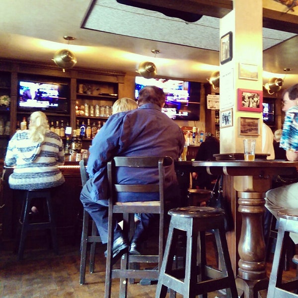 6/10/2014にJarrett W.がK. C. Branaghan&#39;s Irish Pubで撮った写真
