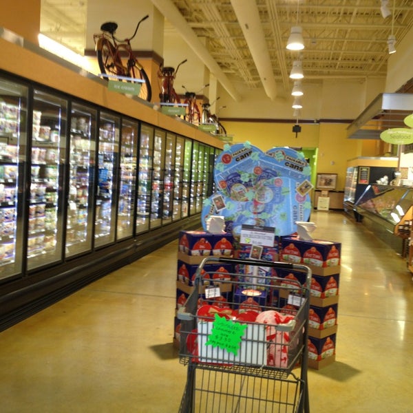 Foto tirada no(a) Wohlner&#39;s Neighborhood Grocery &amp; Deli por Andy H. em 2/28/2013