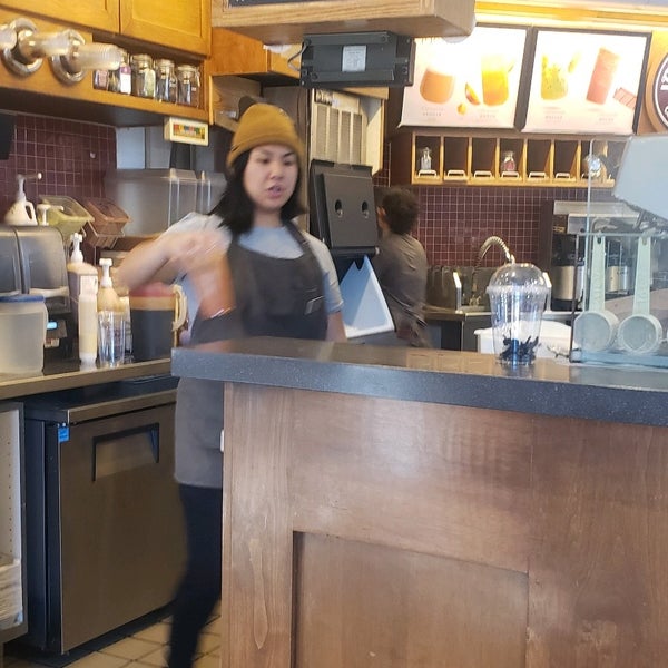 Photo taken at The Coffee Bean &amp; Tea Leaf by Darrell S. on 1/22/2020