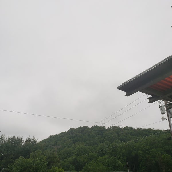 Martz Trailways Stroudsburg/Delaware Water Gap Terminal 1 tip from