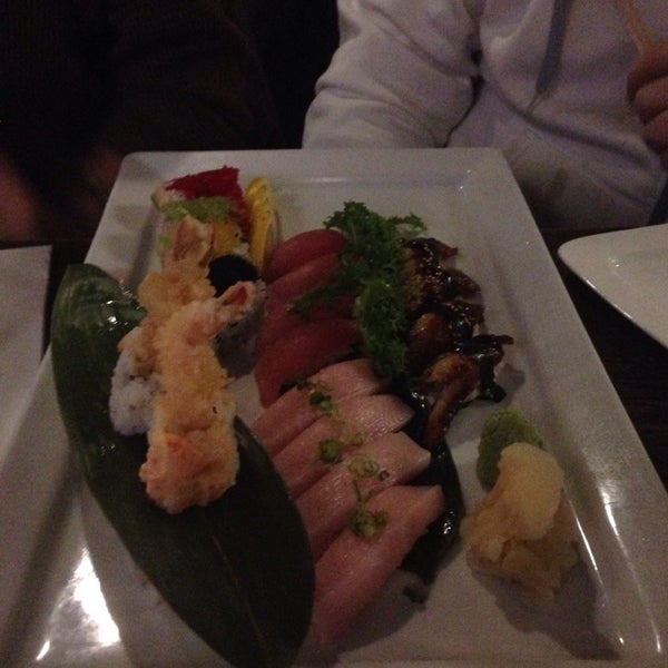 3/7/2014 tarihinde Mike G.ziyaretçi tarafından Ichiban Sushi Bar &amp; Hibachi'de çekilen fotoğraf