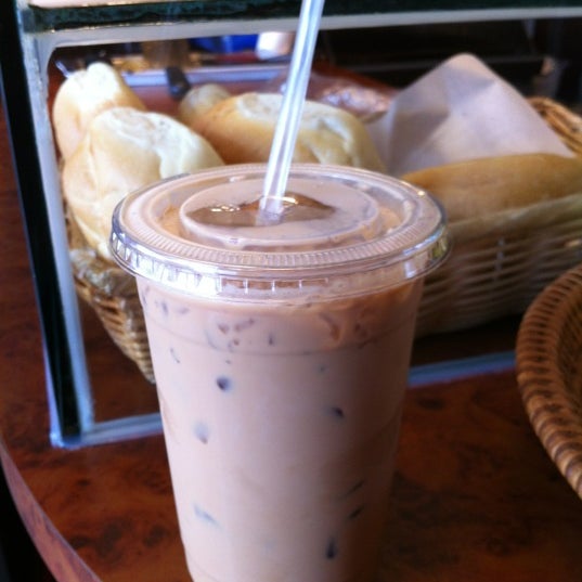 7/27/2012 tarihinde thecoffeebeanersziyaretçi tarafından Penny House Cafe'de çekilen fotoğraf
