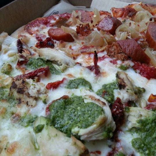10/27/2012にJen C.がThe Rock Wood Fired Pizzaで撮った写真