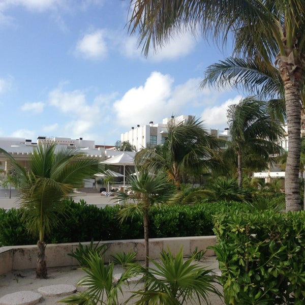 Foto scattata a The Beloved Hotel Playa Mujeres da Zhure il 6/24/2013