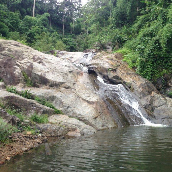 Photo taken at Moh Pang Waterfall by Андрей 👻 on 7/12/2013