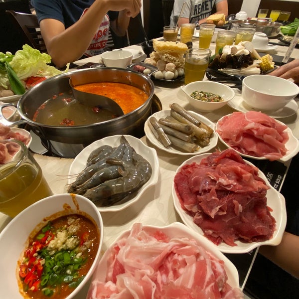 Photo taken at King&#39;s Laksa Steamboat by lynnder on 11/23/2019