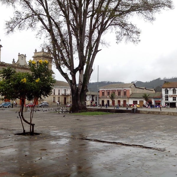 Photo taken at Parque Principal de Facatativá by Nelson A. on 4/24/2014