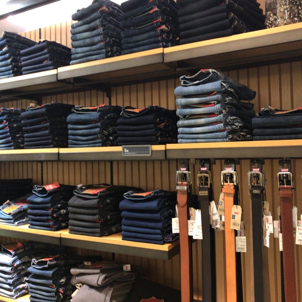 リーバイス ストア 大阪タカシマヤ店 難波 Da Giyim Magazasi Da Fotograflar