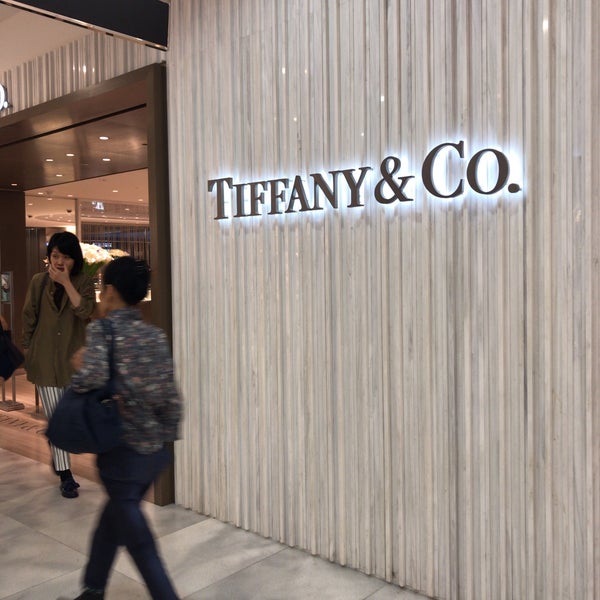 Photos At Tiffany Co 難波 54 Visitors