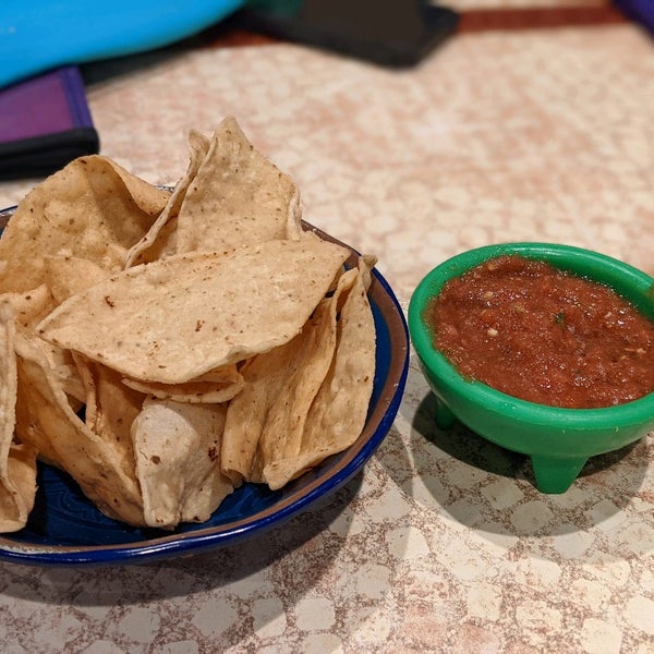 Снимок сделан в El Chaparral Mexican Restaurant пользователем Kristina 11/28/2021