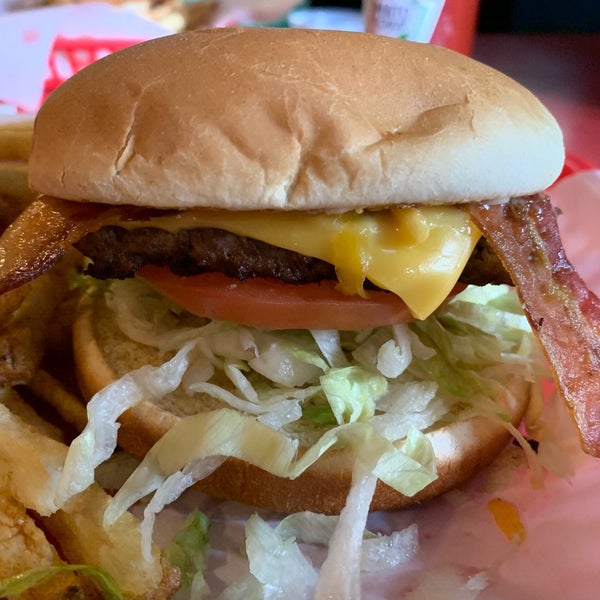 Photo taken at Hut&#39;s Hamburgers by Bill J. on 10/14/2019