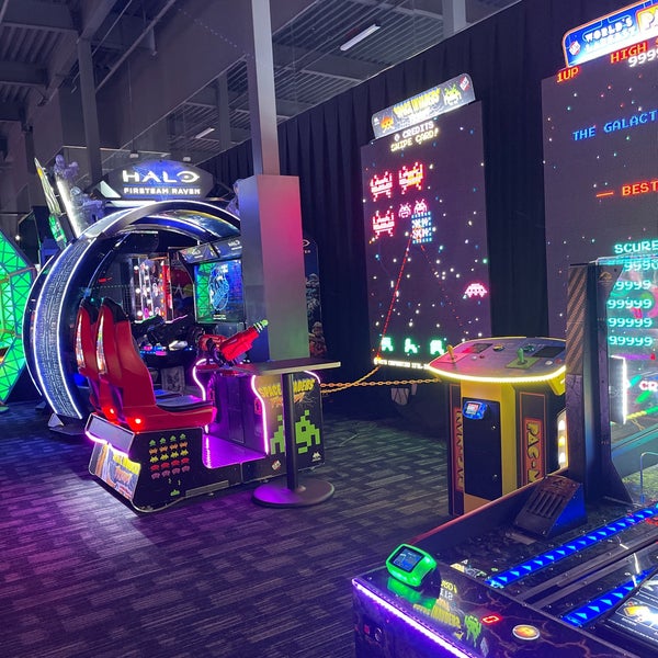 Dave & Buster's Del Amo Fashion Center Torrance, CA