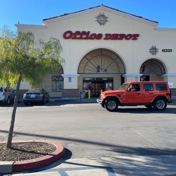 Office Depot Torrance'de Ofis Gereçleri Mağazası