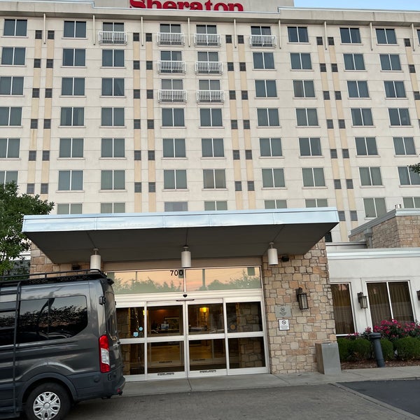 รูปภาพถ่ายที่ Sheraton Louisville Riverside Hotel โดย james t. เมื่อ 9/18/2022