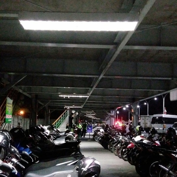 Parkiran Barat Stasiun Tugu Yogyakarta - Yogyakarta, DI Yogyakarta