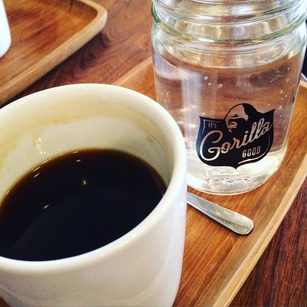 รูปภาพถ่ายที่ Gorilla Coffee โดย Zdzisław D. เมื่อ 9/28/2015