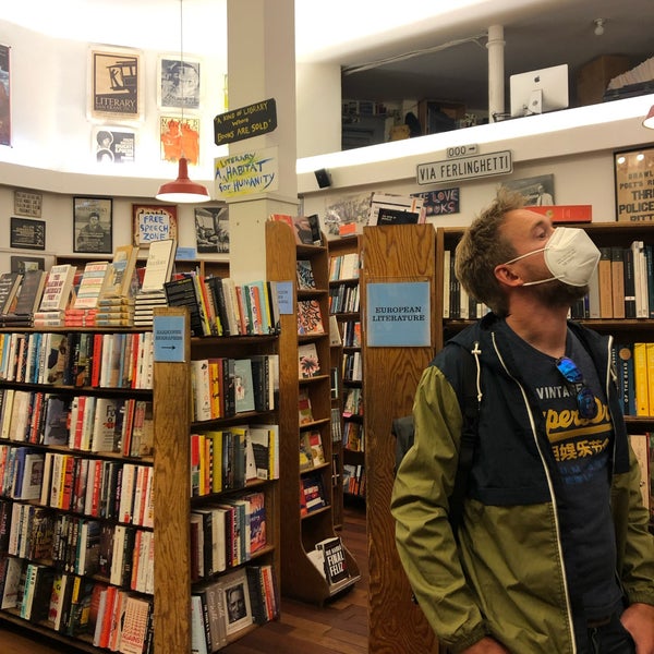 Photo taken at City Lights Bookstore by Ronald T. on 11/15/2021