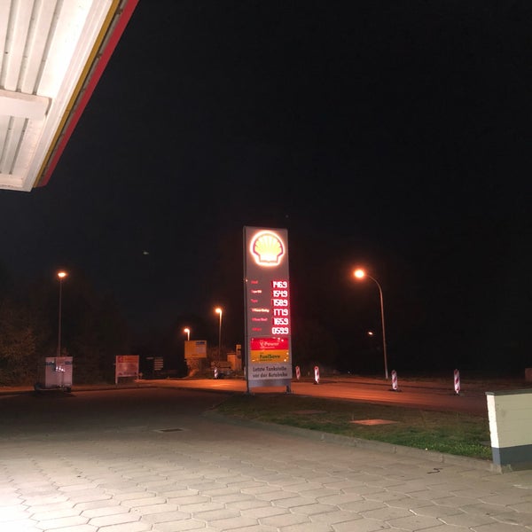 Photo taken at Shell by Michael G. on 10/16/2018