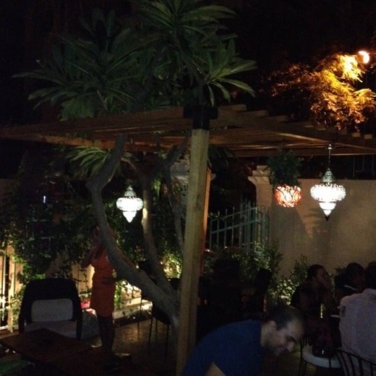9/17/2012 tarihinde Zu J.ziyaretçi tarafından Clé Cafe-Lounge Bar'de çekilen fotoğraf