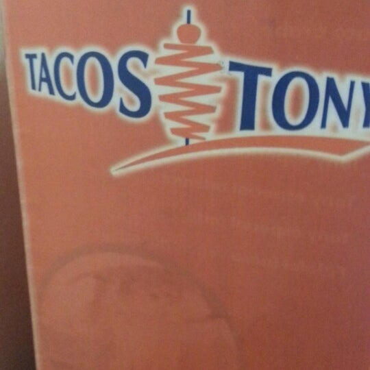 Foto tirada no(a) Tacos Árabes Tony por Torres em 2/24/2013