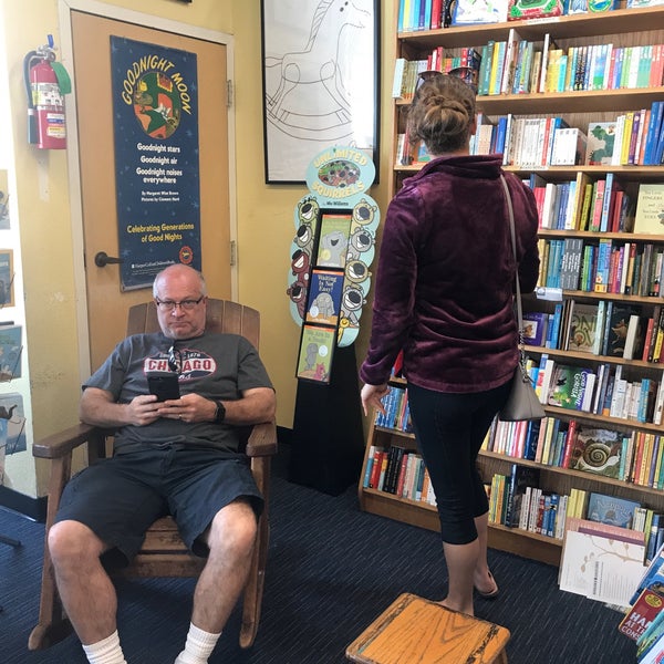 4/8/2019 tarihinde Robin P.ziyaretçi tarafından Bookshop Santa Cruz'de çekilen fotoğraf