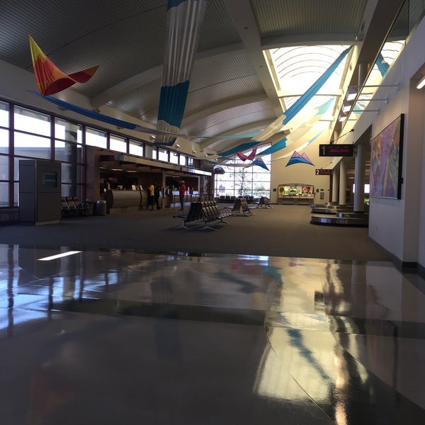 4/16/2016にRobin P.がCentral Illinois Regional Airport (BMI)で撮った写真