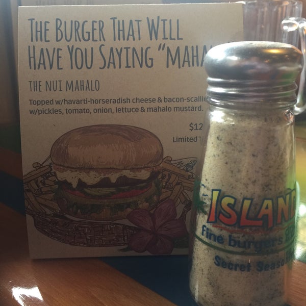 Das Foto wurde bei Islands Restaurant von Robin P. am 1/7/2017 aufgenommen