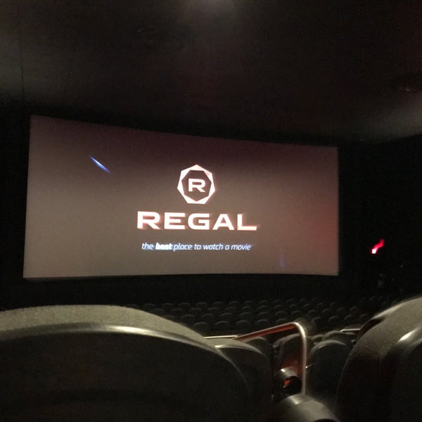 Fotos em Regal Foothill Towne Center Cinema