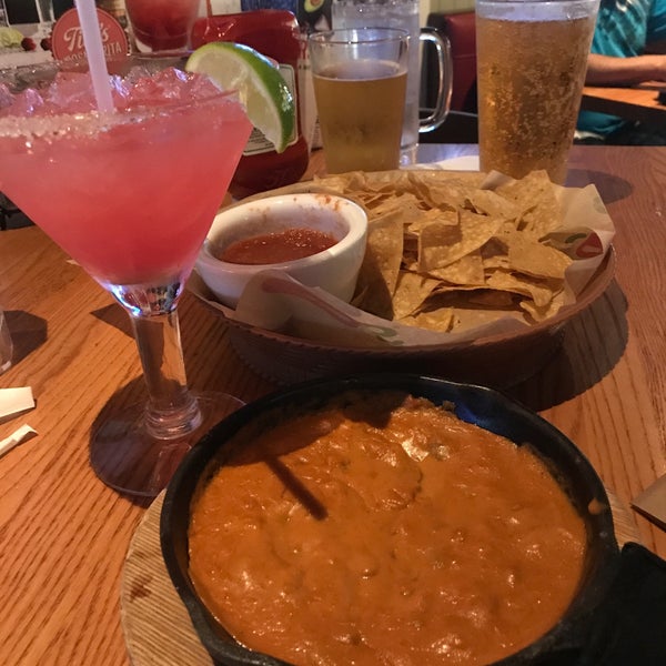 Photo taken at Chili&#39;s Grill &amp; Bar by Robin P. on 8/24/2019