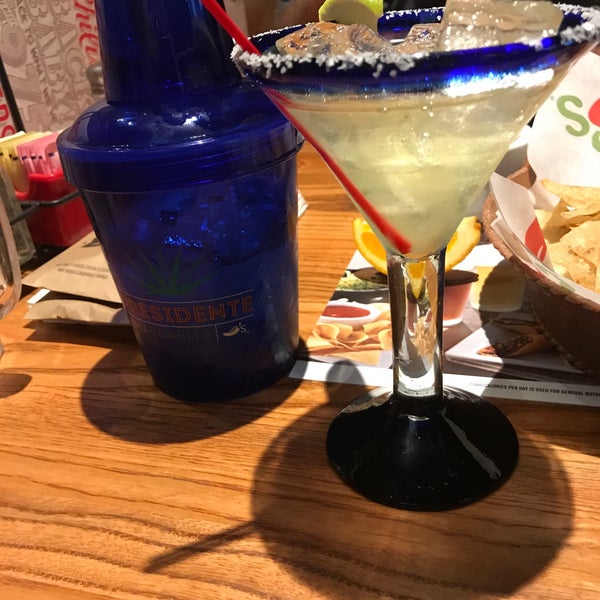 Photo taken at Chili&#39;s Grill &amp; Bar by Robin P. on 10/1/2018