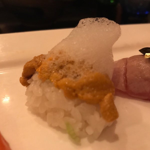 รูปภาพถ่ายที่ Sushi Dojo NYC โดย Myhong C. เมื่อ 8/11/2017