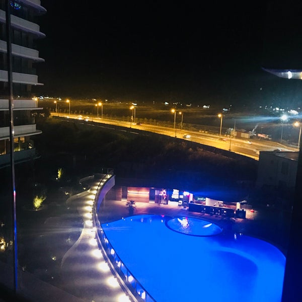 รูปภาพถ่ายที่ Radisson Blu Hotel, Istanbul Ataköy โดย Musap G. เมื่อ 6/9/2018
