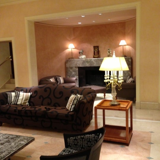 Das Foto wurde bei Rome Marriott Grand Hotel Flora von George-Sky ✈ A. am 11/7/2012 aufgenommen