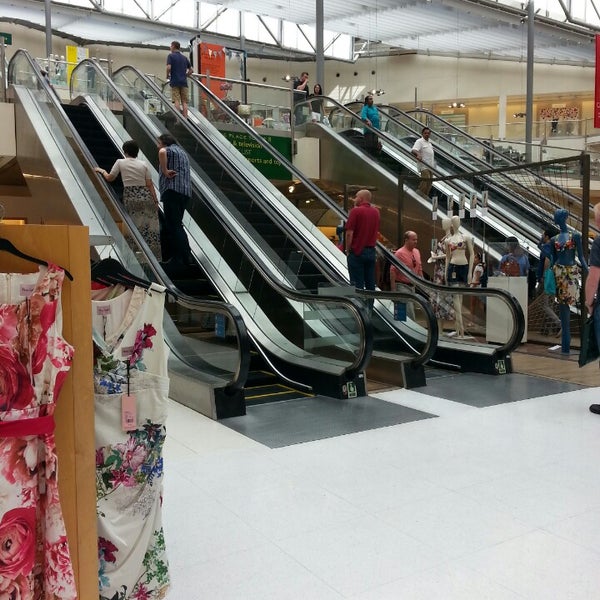 Photo taken at John Lewis &amp; Partners by Fabiano D. on 6/22/2014