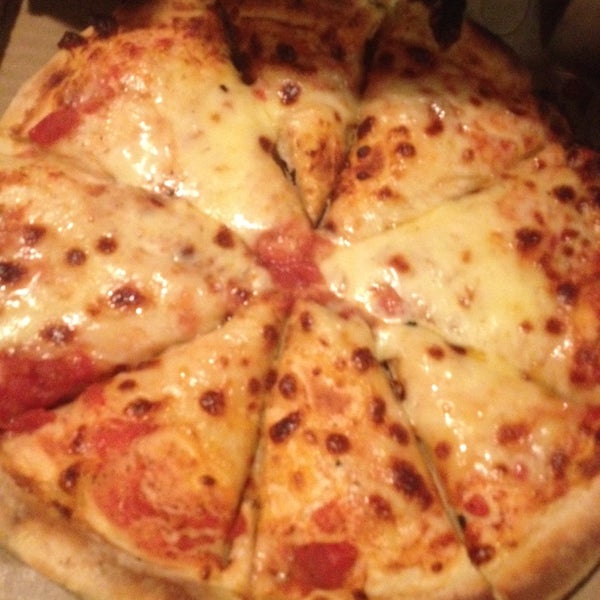 Carmelo Pizza Los Dos Caminos, CC Millenium