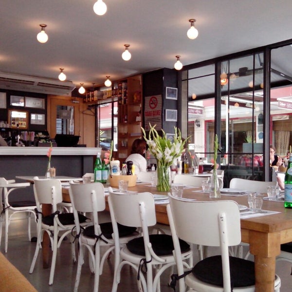 รูปภาพถ่ายที่ Faros Restaurant Sirkeci โดย Евгения Д. เมื่อ 8/23/2013
