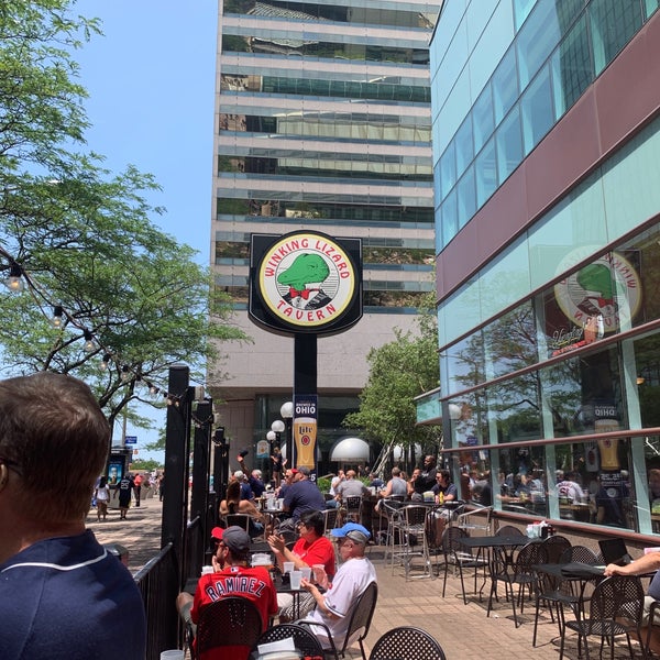Photo taken at Winking Lizard Tavern by Dolly C. on 7/9/2019