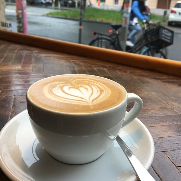 Photo prise au Kiez Kaffee Kraft par BroSys le4/29/2019