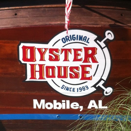 Photo taken at Original Oyster House by Shalawn H. on 10/20/2012